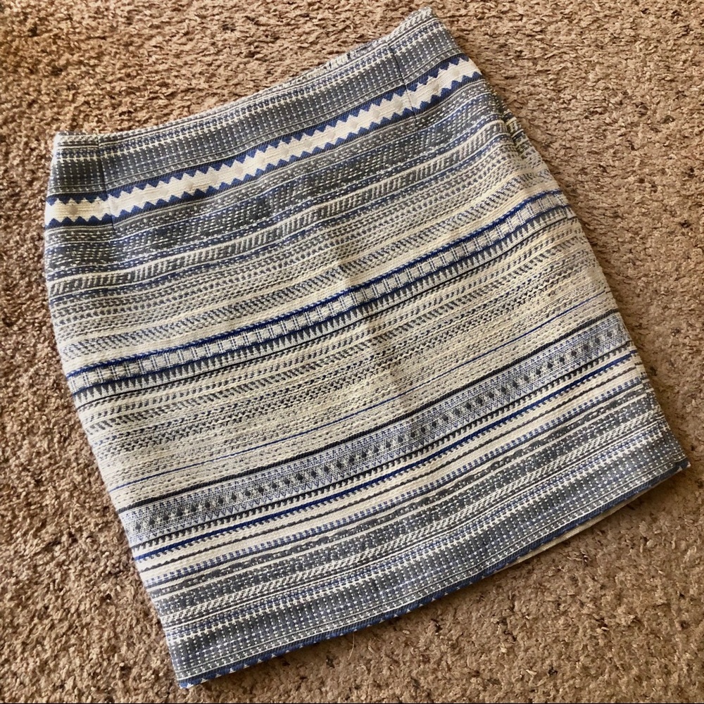 Dalia size 2 blue & white skirt
